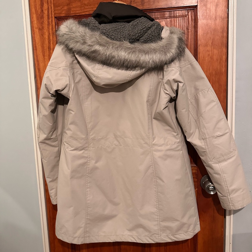 Columbia Winter Jacket - image 4